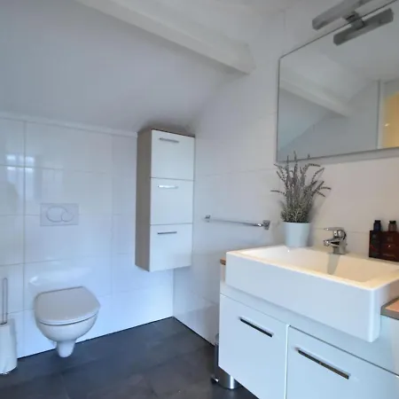 Spacious Holiday In With Bubble Bath Limmen