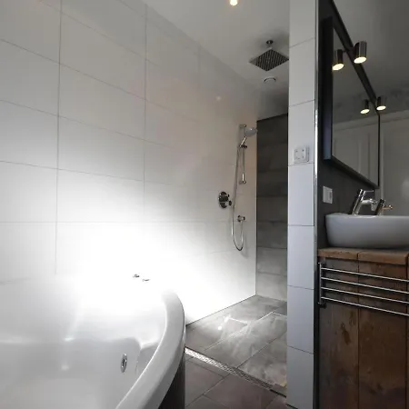 Spacious Holiday In With Bubble Bath Casa de Férias *